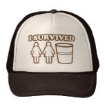 2 filles 1 tasse casquette de camionneur