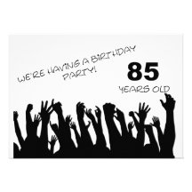 85th invitation de partie avec les foules encourag