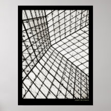 À l'intérieur de la pyramide du Louvre - affiche