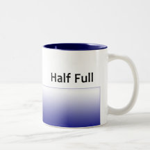 à moitié plein-droite, à moitié pleine-lft tasses à café