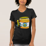 Abeille de bande dessinée se penchant sur le pot d t-shirt