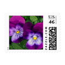 Affranchissement violet pourpre de fleur timbres poste