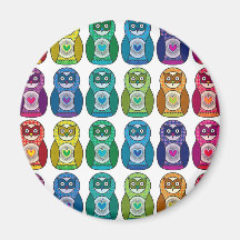 Aimant - hibou mignon de Matryoshka d'arc-en-ciel