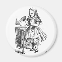 Alice avec la "boisson je" bouteille magnets pour réfrigérateur