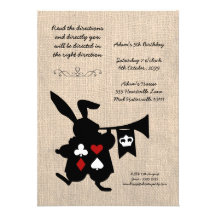 Alice dans l'anniversaire de thé de toile de jute  invitations personnalisées