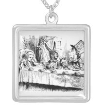 Alice vintage en collier du pays des merveilles
