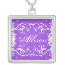 "Allison" sur le flourish pourpre tourbillonne col