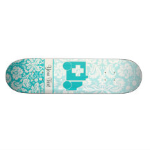 Ambulance turquoise planches à roulettes customisées
