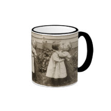 Amour vintage Romance, enfants embrassant, premier Mugs