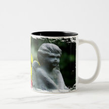 Ange et tasse de jardin de mamans
