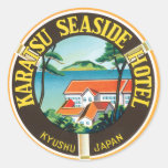 Annonce d'hôtel de bord de la mer de Karatsu Autocollants Ronds