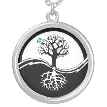 Arbre de Yin Yang de noir et de blanc de la vie Collier Personnalisé