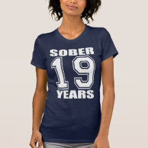 Assagissez 19 ans de blanc sur l'obscurité t-shirts