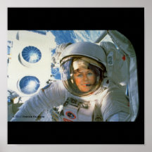 ASTRONAUNT FEMELLE POSTERS