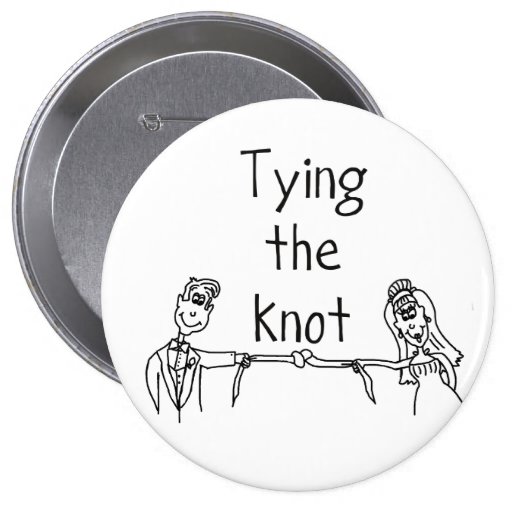 Attachant le bouton de noeud (énorme) pin's avec agrafe