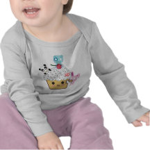 Attaque de petit gâteau ! (>_<) t-shirts