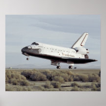 Atterrissage de la découverte de navette spatiale  affiche