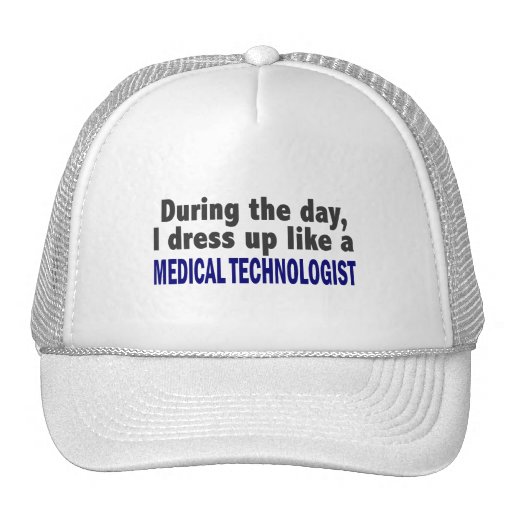 Au cours de la journée j'habille le technologue mé casquette de camionneur