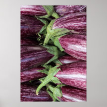 Aubergines à un marché affiche