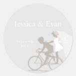 Autocollant argenté de mariage de couples de bicyc