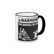 Avertissement ! Tasse en service d'explosifs tasses