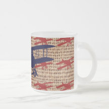 Avion vintage de propulseur de biplan sur la copie mug