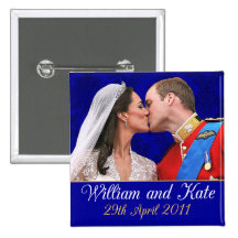Baiser royal de mariage de William et de Kate Badges