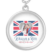 Baiser royal - mariage de William et de Kate Pendentif