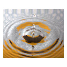 Baisse de l'eau jaune et blanche photo