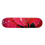 Baisses de l'eau de rosée sur la fleur skateboard customisable