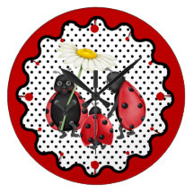 Balade de famille de coccinelle horloge murale