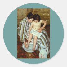 Bath de l'enfant de Mary Cassatt (circa 1892) Autocollant Rond