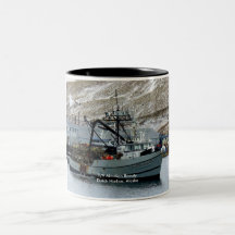 Beauté Aléute, bateau de crabe dans le port néerla Mugs À Café