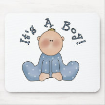 Bébé dans le dormeur c'est un garçon tapis de souris