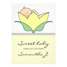 Bébé dans l'invitation jaune de baby shower de tul