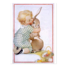 Bébé étreignant le lapin de Pâques Carte Postale