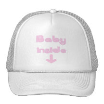 Bébé rose à l'intérieur casquette