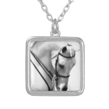 Belle tête de cheval blanc pendentif