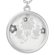 blanc de roses de damassé et black.ai collier