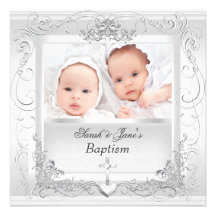 Blanc jumeau de baptême de baptême de garçon de bé invitation
