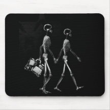 Blanc noir de déplacement de couples squelettiques tapis de souris