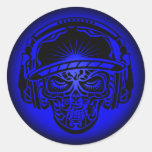 BLEU TRIBAL DE CRÂNE AUTOCOLLANT ROND