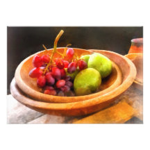 Bol de raisins rouges et de poires invitations