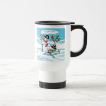 Bonhomme de neige drôle avec la bande dessinée de  mug