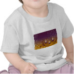 Bougies de vacances de pourpre et d'or t-shirt