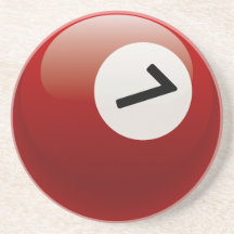 Boule de billards du numéro 7 dessous de verres