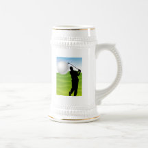 Boule de golf venant à vous tasse