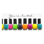 Bouteilles colorées de vernis à ongles, salon d'on faire-parts