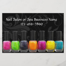 Bouteilles colorées de vernis à ongles, salon d'on prospectus