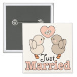 Bouton marié d'inséparables juste badges avec agrafe